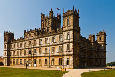 800px-Highclere_Castle_small
